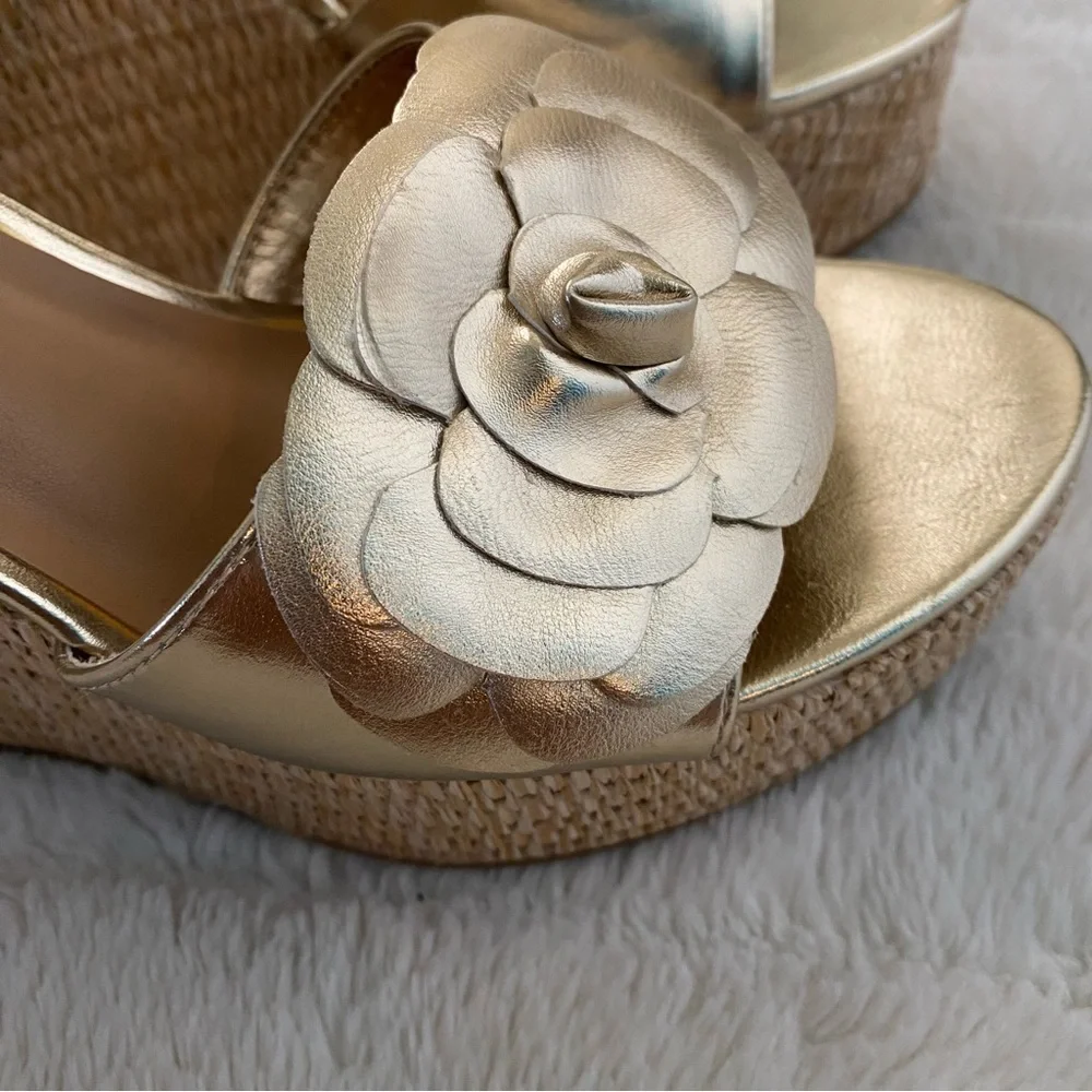 BAMBOO Gold Flower Platform Wedge Boho Sandals with Ankle Strap Size 10